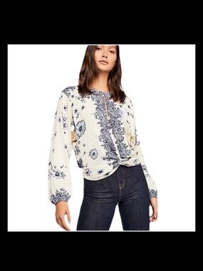 NWT Free People  Twist and Shout Floral Blouse Top Blue White Size Small NEW